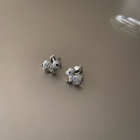 Silver bunny earrings - Picture 1 of 3